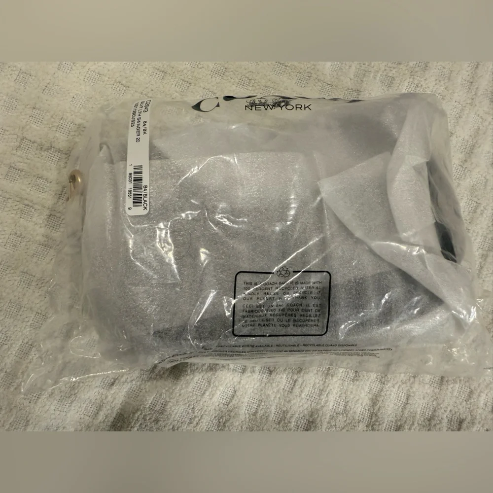 ❌SOLD❌ NWT COACH Swinger 20 Bag in Black/Brass - Picture 9 of 10